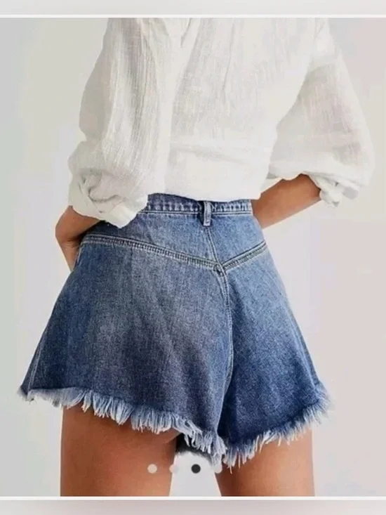 Free People Harlie Denim Shorties size 31 - Picture 3 of 6